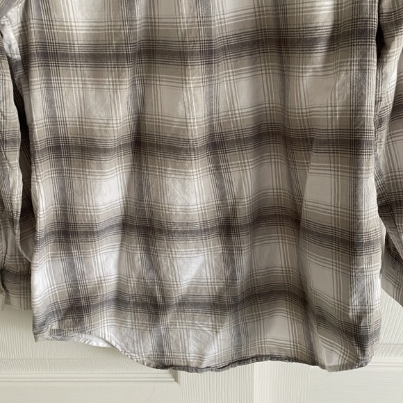 Eddie Bauer Classic Fit Lightweight Flannel - Picture 11 of 13